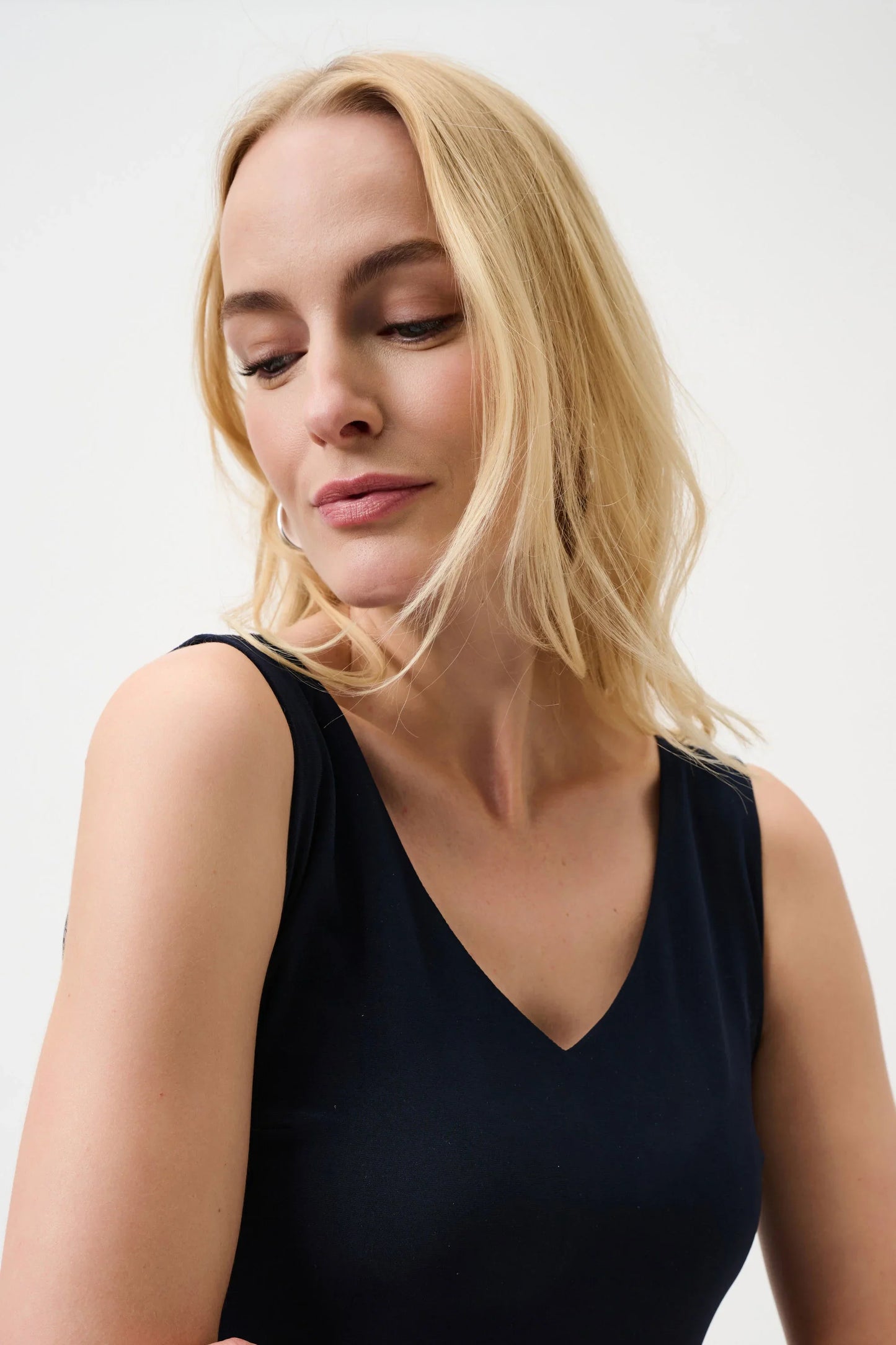 CAMISOLE CLASSIQUE ENCOLURE EN V - JOSEPH RIBKOFF - 201546 - 5 COULEURS