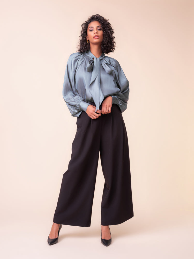 BIENTÔT CHEZ MO MODE ! Chemise de Satin - Alison Sheri - A48203